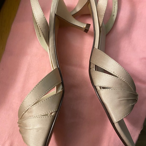Nina champagne satin formal heel - Picture 5 of 8